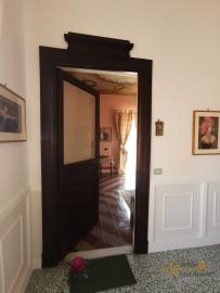 04-elegant-restored-apartment-in-historical-palace-italy-molise-larino