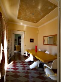 09-elegant-restored-apartment-in-historical-palace-italy-molise-larino