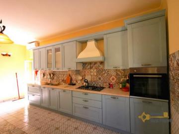 06-Perfect-town-house-completely-restored-near-the-coast-for-sale-Abruzzo-italy