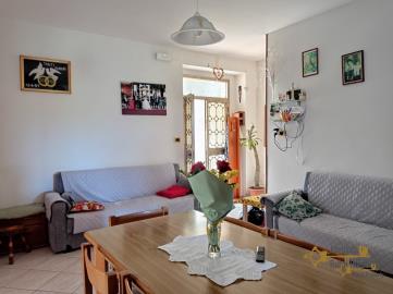 Image06-large-country-house-with-land-for-sale-Italy-Atessa