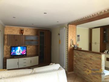 17-renovated-town-house-with-taverna-and-sea-view-italy-abruzzo-casalbordino