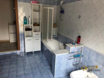 30-renovated-town-house-with-taverna-and-sea-view-italy-abruzzo-casalbordino