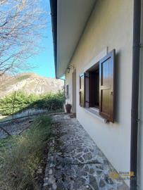 18-Rural-cottage-woodland-for-sale-italy-Abruzzo-Carpineto-della-Nora
