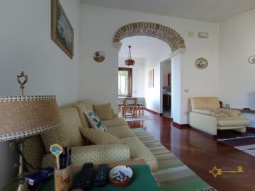 23-Rural-cottage-woodland-for-sale-italy-Abruzzo-Carpineto-della-Nora