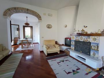 24-Rural-cottage-woodland-for-sale-italy-Abruzzo-Carpineto-della-Nora