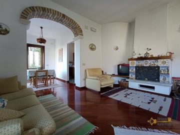 27-Rural-cottage-woodland-for-sale-italy-Abruzzo-Carpineto-della-Nora