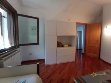 49-Rural-cottage-woodland-for-sale-italy-Abruzzo-Carpineto-della-Nora