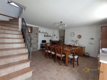 20-beautiful-villa-with-garde-and-terraces-for-sale-abruzzo-colledimezzo