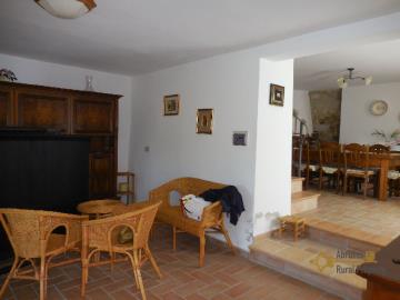 26-beautiful-villa-with-garde-and-terraces-for-sale-abruzzo-colledimezzo