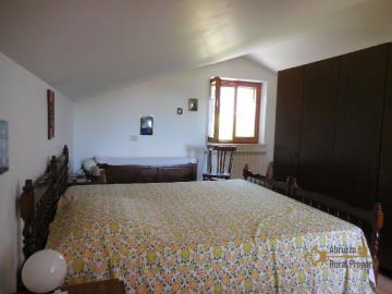 36-beautiful-villa-with-garde-and-terraces-for-sale-abruzzo-colledimezzo