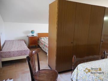 40-beautiful-villa-with-garde-and-terraces-for-sale-abruzzo-colledimezzo