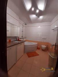 09-renovated-town-house-with-balcony-and-panoramic-view-for-sale-italy-abruzzo-colledimezzo