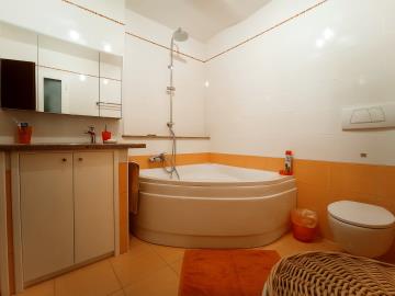 10b-renovated-town-house-with-balcony-and-panoramic-view-for-sale-italy-abruzzo-colledimezzo
