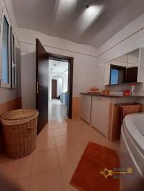 10-renovated-town-house-with-balcony-and-panoramic-view-for-sale-italy-abruzzo-colledimezzo