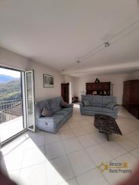 17-renovated-town-house-with-balcony-and-panoramic-view-for-sale-italy-abruzzo-colledimezzo