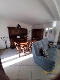18-renovated-town-house-with-balcony-and-panoramic-view-for-sale-italy-abruzzo-colledimezzo