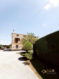 02-Perfect-condition-villa-with-one-hectare-of-land-for-sale-Trivento-Molise