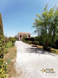 01-Perfect-condition-villa-with-one-hectare-of-land-for-sale-Trivento-Molise