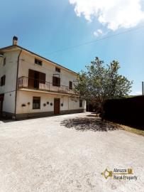 09-Perfect-condition-villa-with-one-hectare-of-land-for-sale-Trivento-Molise