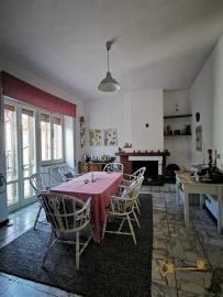 01Large-six-bedrooms-caracter-house-Italy-Montenero