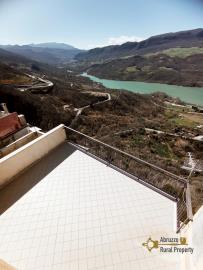 01-Town-house-with-incredible-lake-view-terrace-for-sale-Colledimezzo-Italy