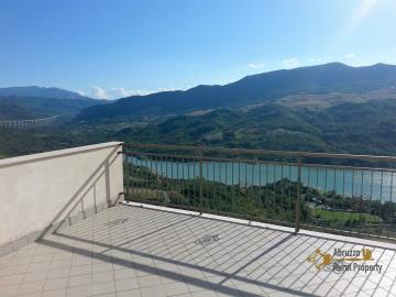 31-Town-house-with-incredible-lake-view-terrace-for-sale-Colledimezzo-Italy