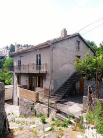 2Detached-town-house-with-garden-and-separate-annex-for-sale-in-italy-abruzzo-Torrebruna