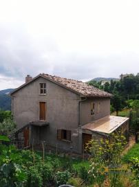 4Detached-town-house-with-garden-and-separate-annex-for-sale-in-italy-abruzzo-Torrebruna