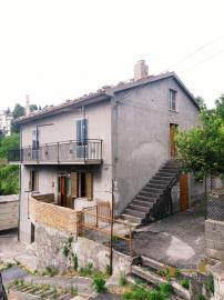 10Detached-town-house-with-garden-and-separate-annex-for-sale-in-italy-abruzzo-Torrebruna