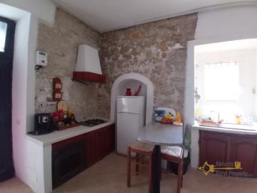 05-Character-stone-house-with-cellar-for-sale-Italy-Furci