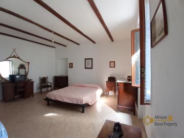 15-Character-stone-house-with-cellar-for-sale-Italy-Furci