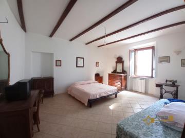 17-Character-stone-house-with-cellar-for-sale-Italy-Furci