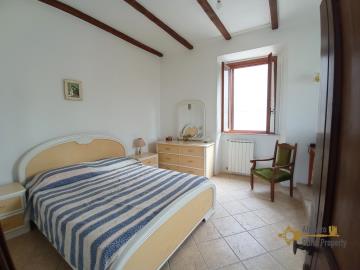 24-Character-stone-house-with-cellar-for-sale-Italy-Furci
