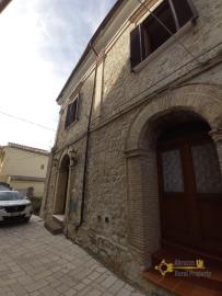 30-Character-stone-house-with-cellar-for-sale-Italy-Furci