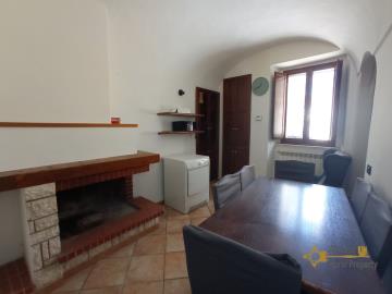09-perfect-condition-stone-house-with-balcony-near-amenities-for-sale-italy-abruzzo-gissi