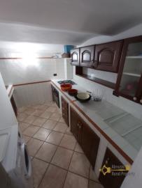 12-perfect-condition-stone-house-with-balcony-near-amenities-for-sale-italy-abruzzo-gissi
