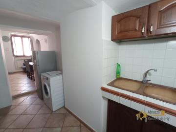 14-perfect-condition-stone-house-with-balcony-near-amenities-for-sale-italy-abruzzo-gissi