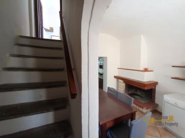 20-perfect-condition-stone-house-with-balcony-near-amenities-for-sale-italy-abruzzo-gissi