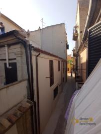 25-Character-stone-house-with-panoramic-roof-terrace-for-sale-Italy-Lanciano