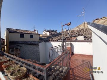 41-Character-stone-house-with-panoramic-roof-terrace-for-sale-Italy-Lanciano