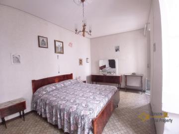 15-2-bedroom-town-house-with-garden-for-sale-Italy-Molise-Agnone