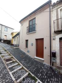 1-Completely-restored-town-house-with-garage-for-sale-Carunchio-Abruzzo-Italy