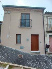 2-Completely-restored-town-house-with-garage-for-sale-Carunchio-Abruzzo-Italy