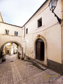 2-Character-town-house-with-garden-for-sale-Fossalto-Molise-Italy