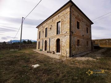 1-Incredible-villa-completely-restored-with-garden-and-terrace-for-sale-Poggiofiorito-Abruzzo-Italy