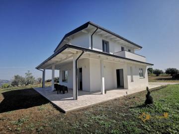 13-Incredible-villa-with-land-near-the-coast-for-sale-Molise-Mafalda-Italy