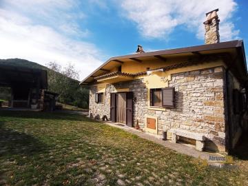 5-Incredible-country-house-with-6000-sqm-of-land-and-panoramic-view-for-sale-Trivento-Molise-Italy