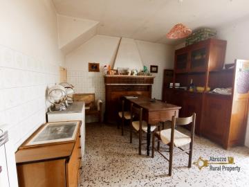 8-Large-tow-house-with-terrace-near-the-coast-for-sale-Abruzzo-italy