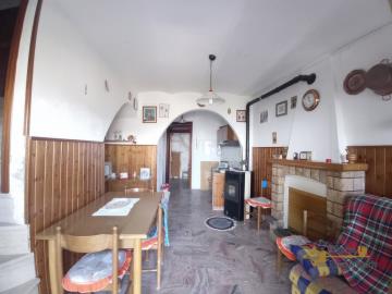 01Cosy-two--bedroom-town-house-composed-by-two-units-for-sale-Italy-Torrebruna