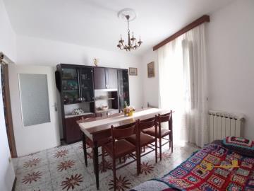 11-Habitable-three-bedroom-town-house-for-sale-Italy-Gissi